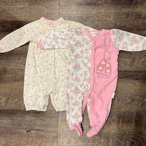 Bundle of 4 pieces - Baby Floral and Ballet Footed Pajamas and Onesies